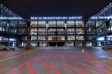 Аэропорт Берлина отменяет рейсы 1 февраля