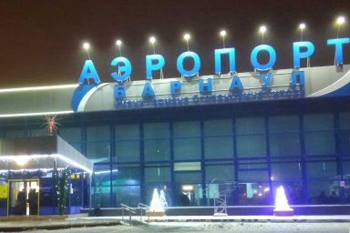 Из-за снегопада в аэропорту Барнаула задерживаются рейсы
